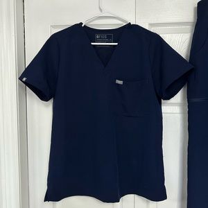 Figs Scrub Top